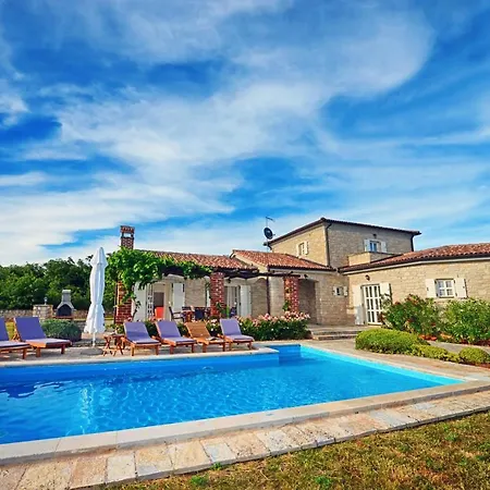 Villas Heraki By Istarski Dvori Villa
