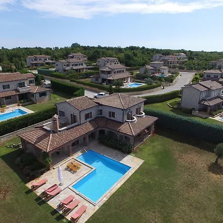 Villas Heraki By Istarski Dvori * Sveti Lovrec Pazenaticki