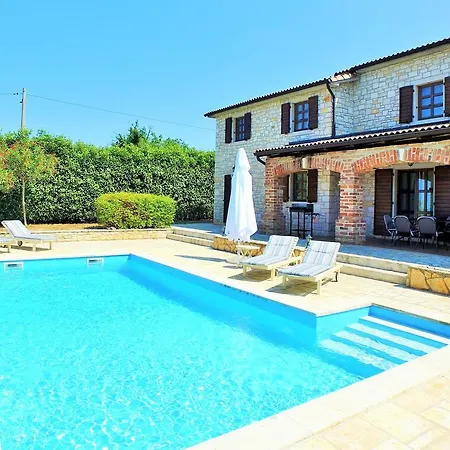 Villas Heraki By Istarski Dvori Villa Sveti Lovrec Pazenaticki