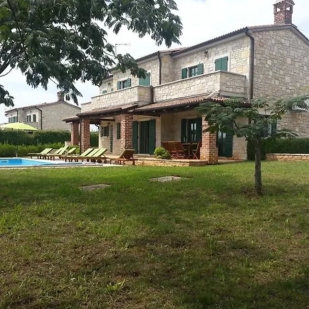 Villas Heraki By Istarski Dvori Villa Sveti Lovrec Pazenaticki