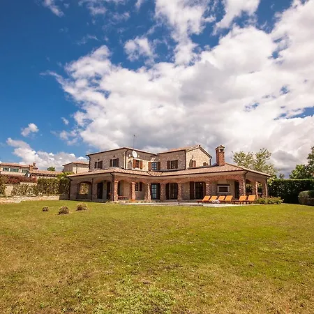 Villa Villas Heraki By Istarski Dvori *