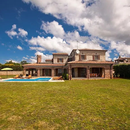 Villas Heraki By Istarski Dvori Villa *