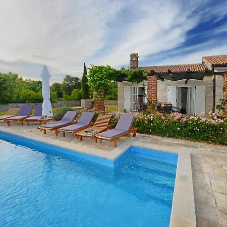 Villas Heraki By Istarski Dvori Villa *