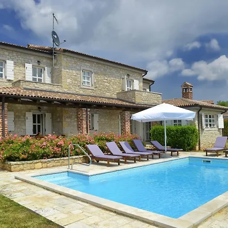 Villas Heraki By Istarski Dvori Villa