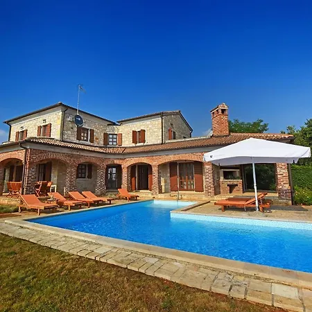 Villas Heraki By Istarski Dvori Sveti Lovrec Pazenaticki