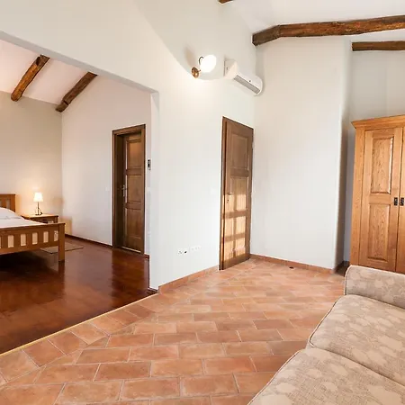 Villa Villas Heraki By Istarski Dvori Sveti Lovrec Pazenaticki