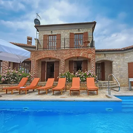 Villas Heraki By Istarski Dvori Sveti Lovrec Pazenaticki